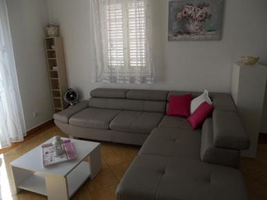  Für 5 Personen: Hübsches Apartment / Ferienwohnung in der Region Šibenik-Knin