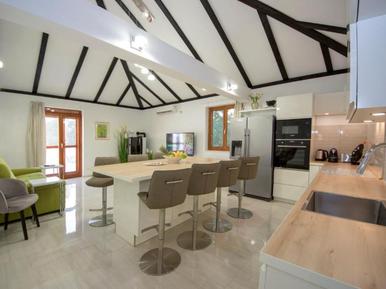 Gemütliches Ferienhaus : Region Pokrovnik für 8 Personen