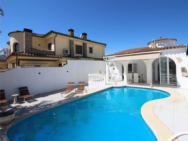 Gemütliches Ferienhaus : Region Empuriabrava für 8 Personen