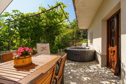 Für 4 Personen: Hübsches Apartment / Ferienwohnung in der Region Bribir
