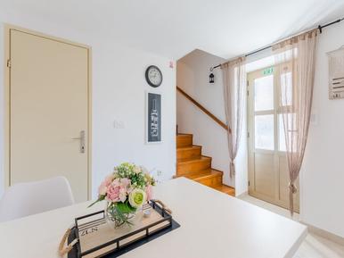  Für 4 Personen: Hübsches Apartment / Ferienwohnung in der Region Kaštel Gomilica