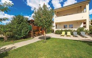 Gemütliches Ferienhaus : Region Srima für 6 Personen