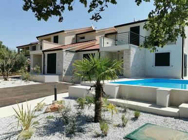 Gemütliches Ferienhaus : Region Labinci für 8 Personen