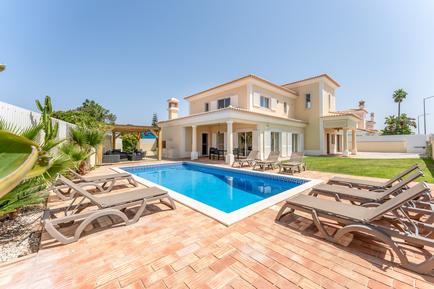 Gemütliches Ferienhaus : Region Algarve für 10 Personen