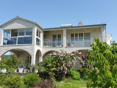 Gemütliches Ferienhaus : Region Neoric für 10 Personen