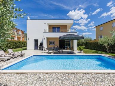 Gemütliches Ferienhaus : Region Fiorini für 5 Personen
