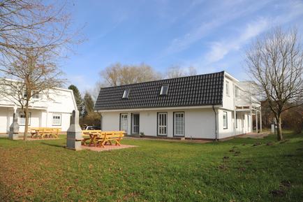  Für 4 Personen: Hübsches Apartment / Ferienwohnung in der Region Putbus-Lonvitz