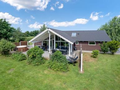 Gemütliches Ferienhaus : Region Falster für 8 Personen