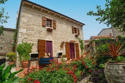 Gemütliches Ferienhaus : Region Glavani für 6 Personen