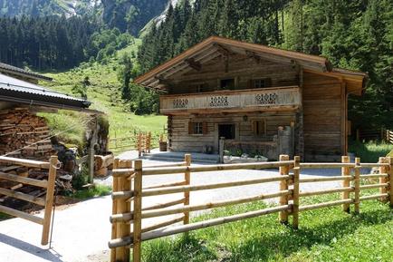 Gemütliches Ferienhaus : Region Mayrhofen für 6 Personen
