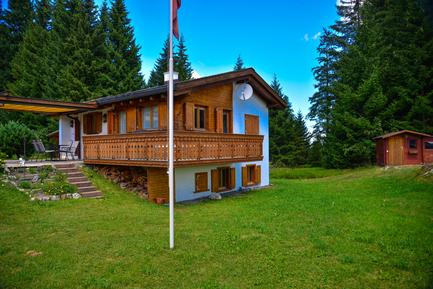 Gemütliches Ferienhaus : Region Malix für 5 Personen