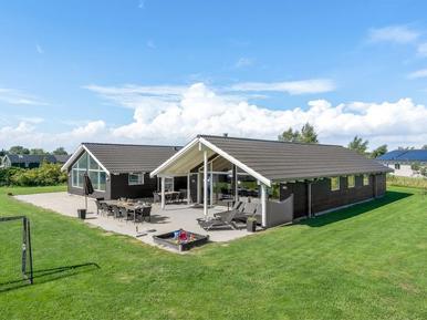 Gemütliches Ferienhaus : Region Marielyst für 14 Personen