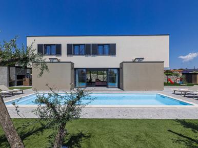 Gemütliches Ferienhaus : Region Loborika für 8 Personen