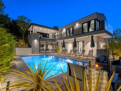 Gemütliches Ferienhaus : Region Sumber für 8 Personen