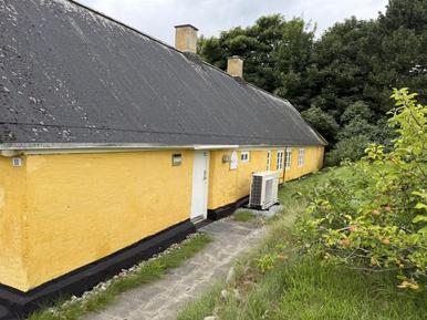 Gemütliches Ferienhaus : Region Give für 4 Personen