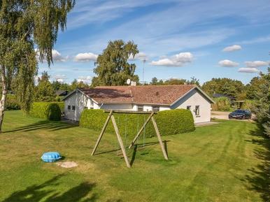 Gemütliches Ferienhaus : Region Falster für 8 Personen