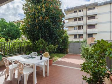 Gemütliches Ferienhaus : Region Viareggio für 8 Personen