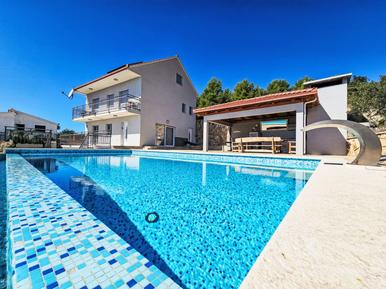 Gemütliches Ferienhaus : Region Seget Vranjica für 10 Personen