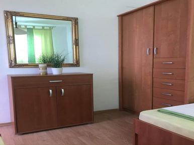  Für 5 Personen: Hübsches Apartment / Ferienwohnung in der Region Šibenik-Knin