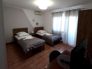  Für 3 Personen: Hübsches Apartment / Ferienwohnung in der Region Šibenik-Knin
