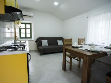  Für 4 Personen: Hübsches Apartment / Ferienwohnung in der Region Šibenik-Knin