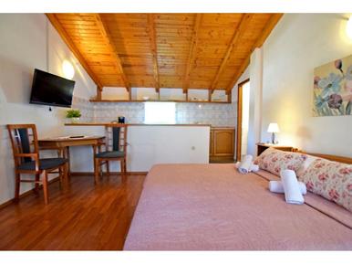  Für 2 Personen: Hübsches Apartment / Ferienwohnung in der Region Starigrad-Paklenica