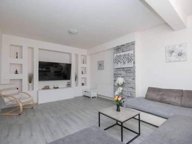 Gemütliches Ferienhaus : Region Grubine für 8 Personen