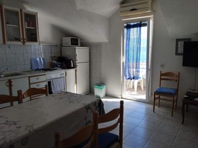  Für 4 Personen: Hübsches Apartment / Ferienwohnung in der Region Supetar