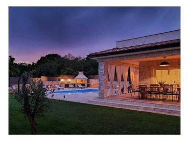 Gemütliches Ferienhaus : Region Gostinjac für 10 Personen