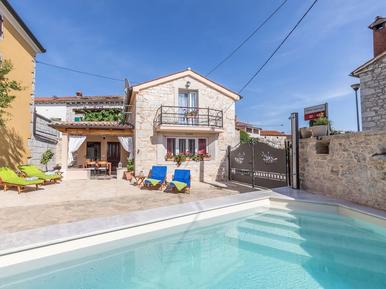 Gemütliches Ferienhaus : Region Varvari für 5 Personen