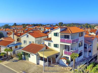 Gemütliches Ferienhaus : Region Porec für 5 Personen