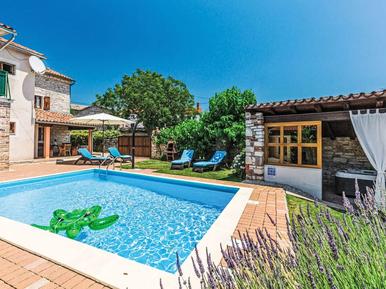 Gemütliches Ferienhaus : Region Matohanci für 6 Personen