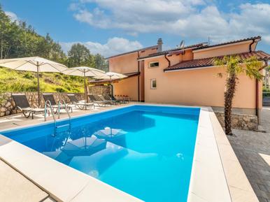  Für 4 Personen: Hübsches Apartment / Ferienwohnung in der Region Rukavac