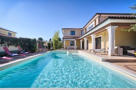 Gemütliches Ferienhaus : Region Paradiz bei Vodnjan für 8 Personen