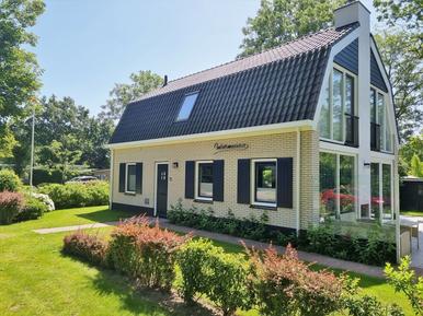 Gemütliches Ferienhaus : Region Oostkapelle für 8 Personen