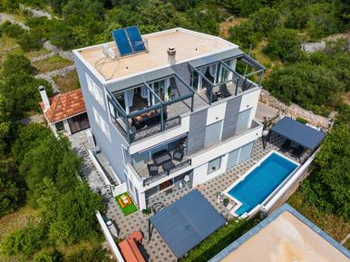  Für 4 Personen: Hübsches Apartment / Ferienwohnung in der Region Šibenik-Knin