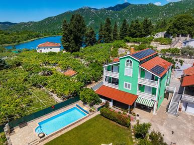 Gemütliches Ferienhaus : Region Peracko Blato für 25 Personen