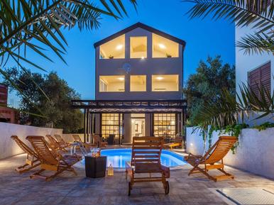 Gemütliches Ferienhaus : Region Sveti Petar na Moru für 16 Personen