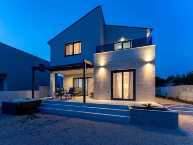 Gemütliches Ferienhaus : Region Biograd Na Moru für 8 Personen