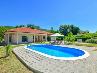 Gemütliches Ferienhaus : Region Donji Vinjani für 8 Personen