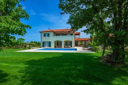 Gemütliches Ferienhaus : Region Butkovici für 10 Personen