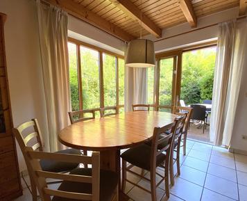 Gemütliches Ferienhaus : Region Nieheim für 9 Personen