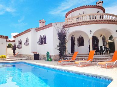 Ferienhaus mit Pool Ferienhaus mit Pool