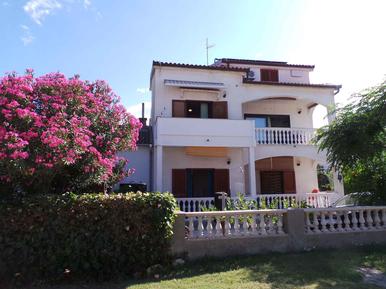  Für 4 Personen: Hübsches Apartment / Ferienwohnung in der Region Privlaka