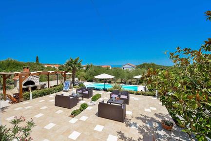  Für 5 Personen: Hübsches Apartment / Ferienwohnung in der Region Kukljica