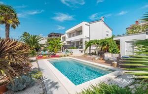 Gemütliches Ferienhaus : Region Medulin für 8 Personen