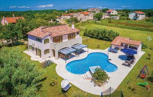 Gemütliches Ferienhaus : Region Valtura für 10 Personen