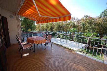  Für 4 Personen: Hübsches Apartment / Ferienwohnung in der Region Njivice