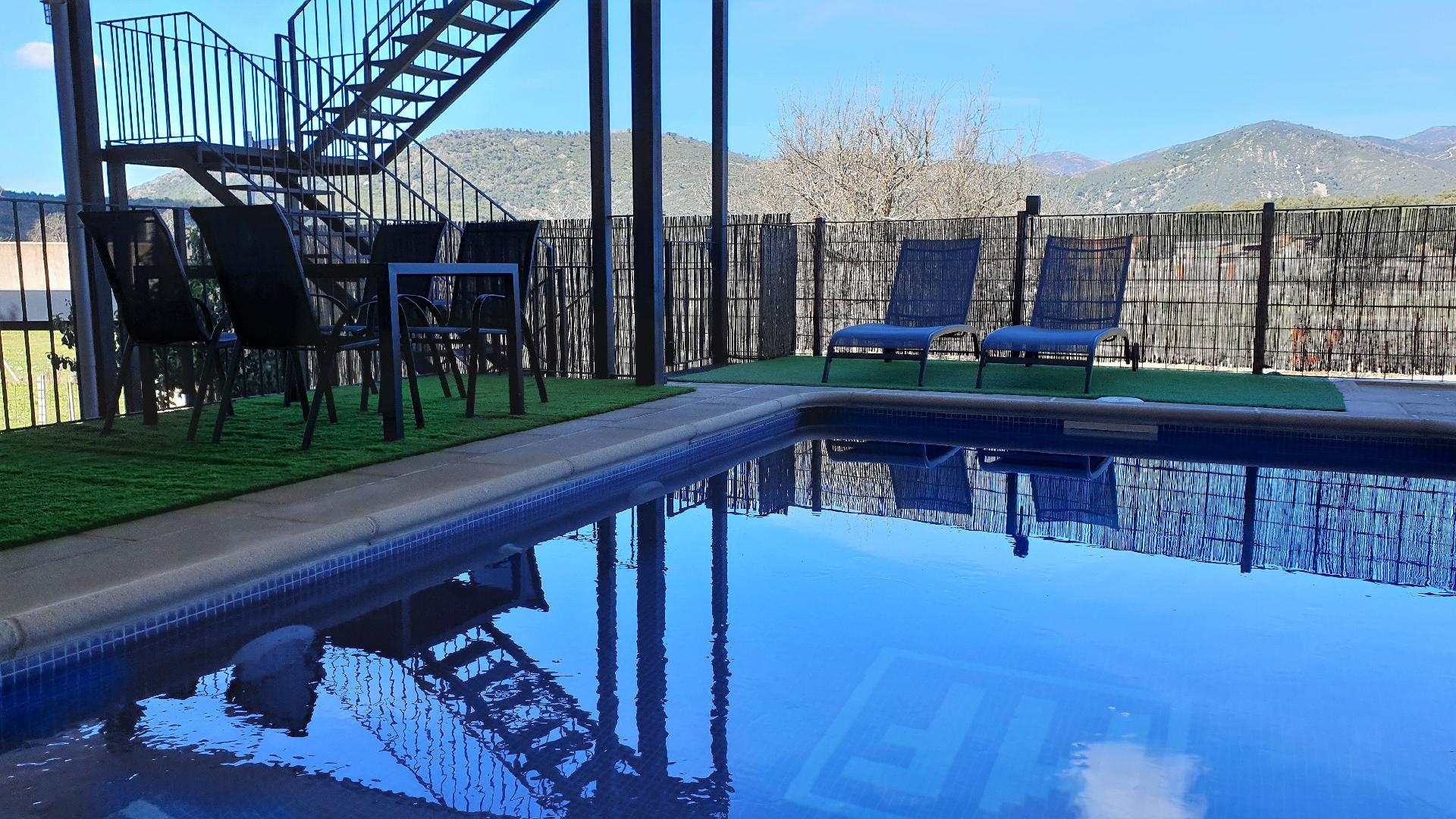 Ferienhaus mit Privatpool für 4 Personen + 2