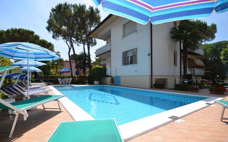  Für 4 Personen: Hübsches Apartment / Ferienwohnung in der Region Lignano Pineta